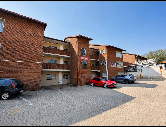 1 BEDROOM APARTMENT FOR SALE IN WINDSOR EAST